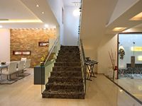 aminjikarai_residence_stairs_03