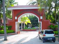 green-coconut-resorts-entrance-arch
