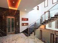 adyar-multi-level-house-staircase-handrail