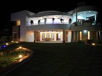 thopputhurai-curved-house-night-view
