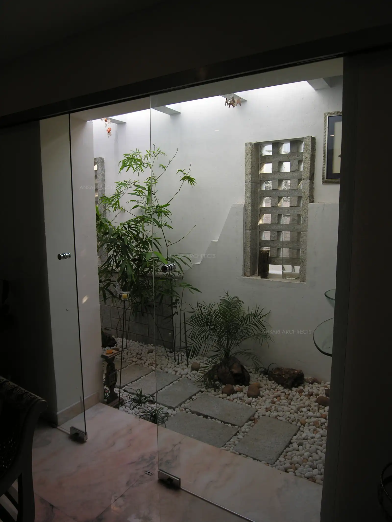 View of courtyard in the dining.