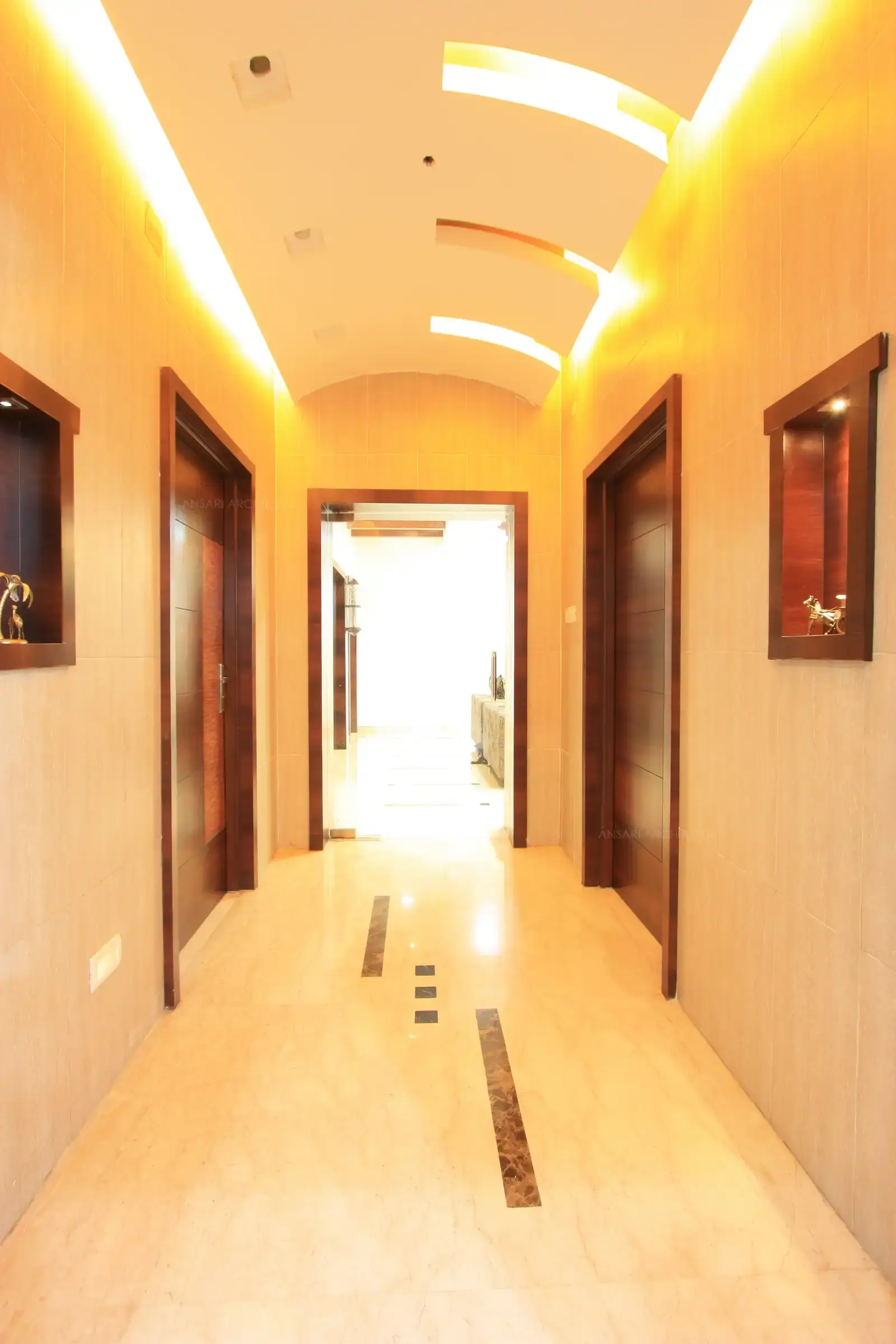 The vault ceiling on the corridors echo the old Vault roof seen in the old South Indian architecture.