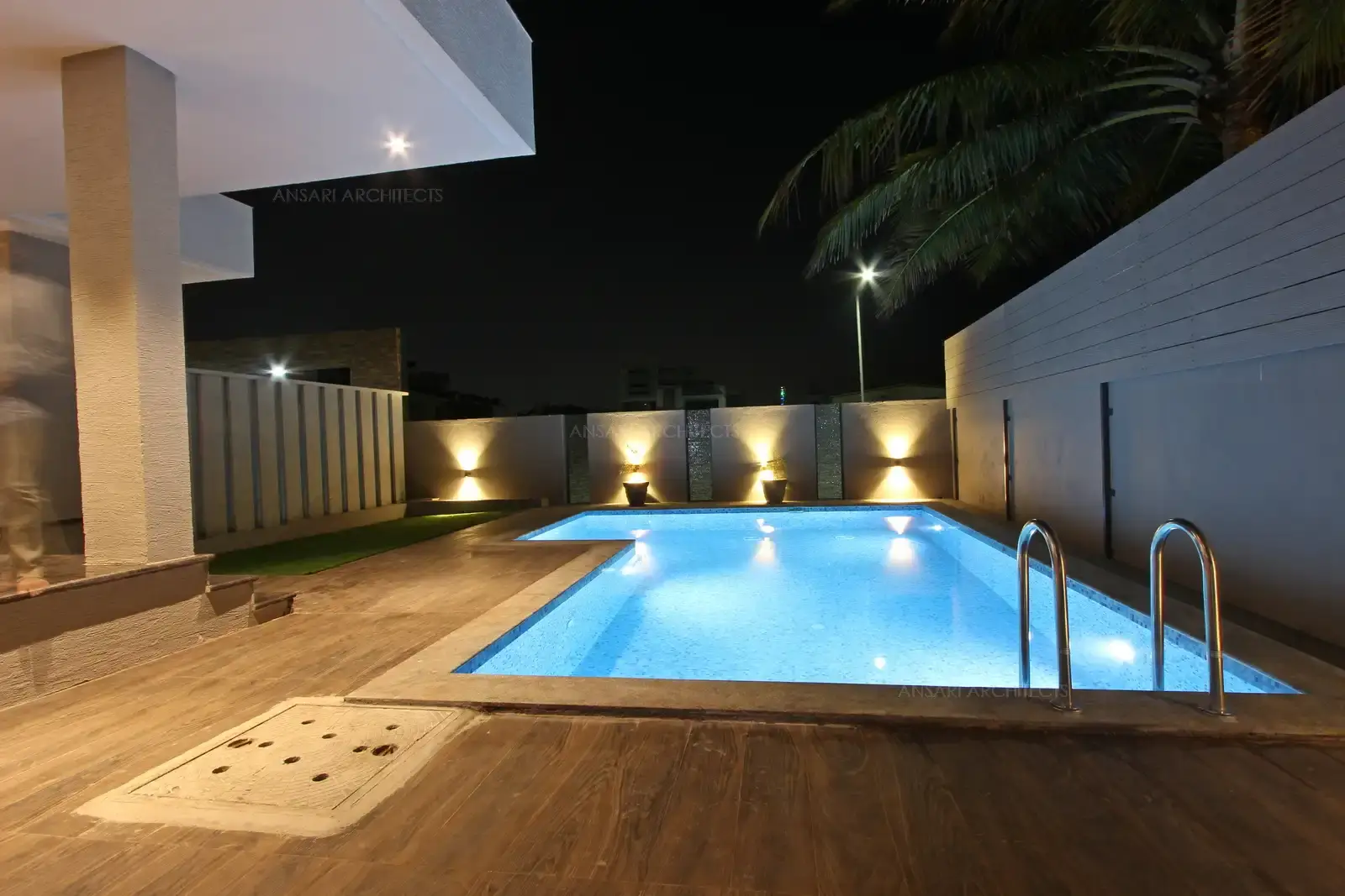 The wooden texture flooring provides a degree of warmth overlooking the building, green mats underline all over the building at specific areas.