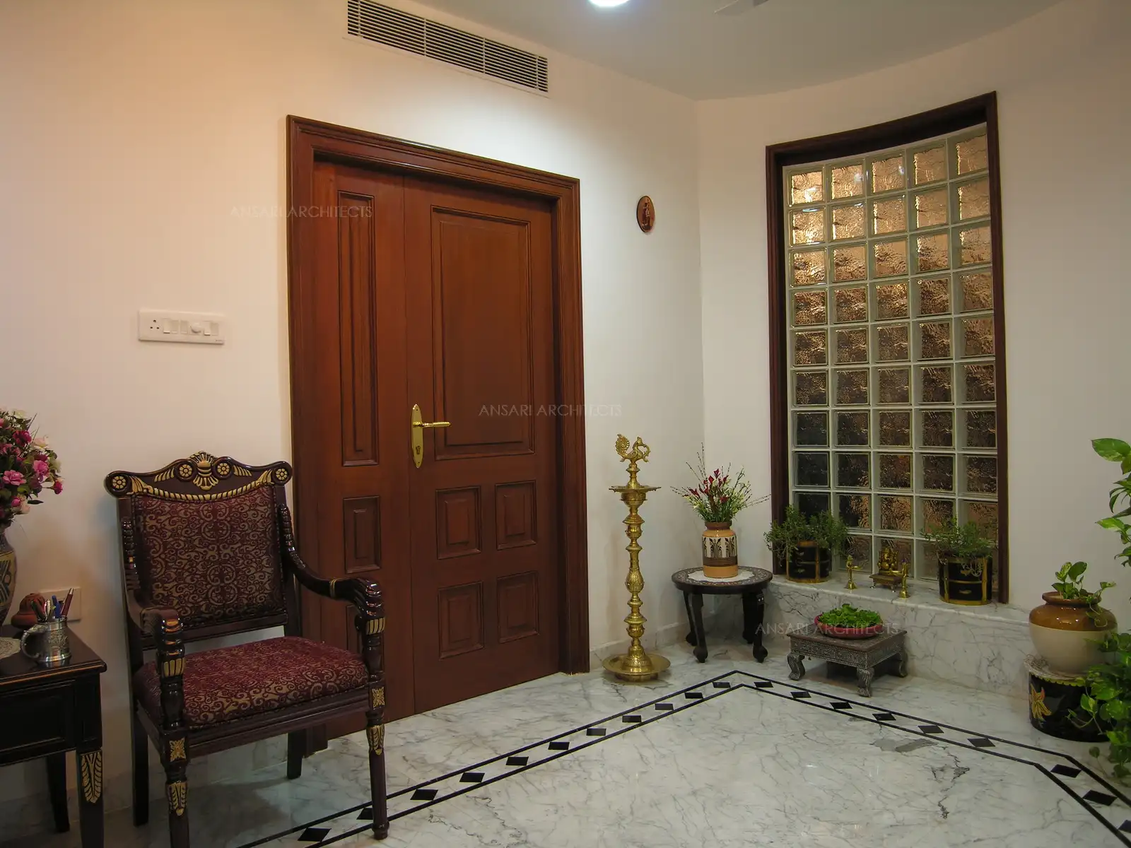 A small front foyer, greets you as soon as you enter.

