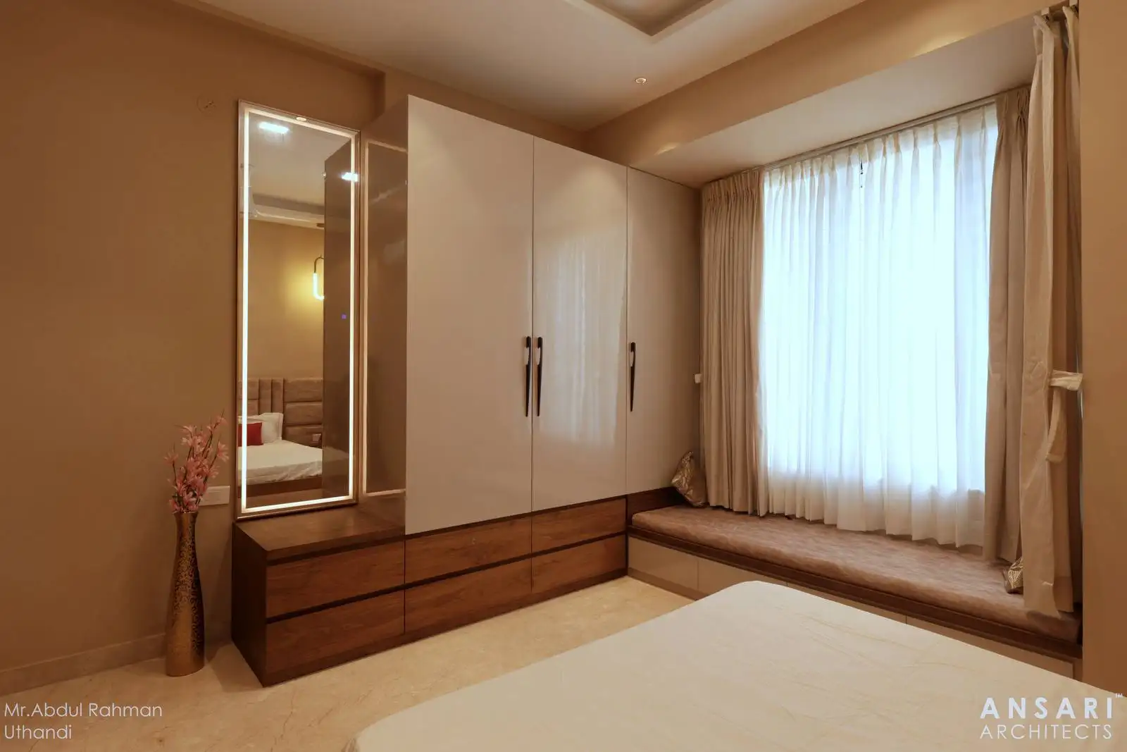 Combine wardrobes with lower drawers and adjacent dressing areas to maximize storage and functionality in compact bedrooms. Use built-in furniture to maintain a streamlined, cohesive look.